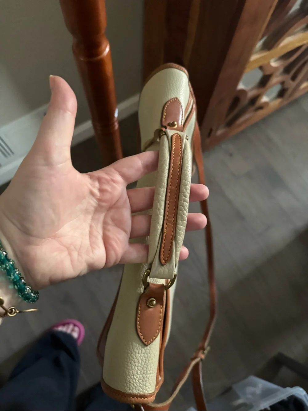 Vintage Dooney & Bourke All Weather Leather Crossbody Bag Cream Brown British Ta